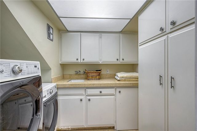 4414 Park Mallorca, Calabasas, CA 91302