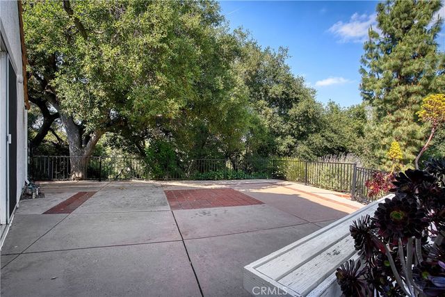 4414 Park Mallorca, Calabasas, CA 91302