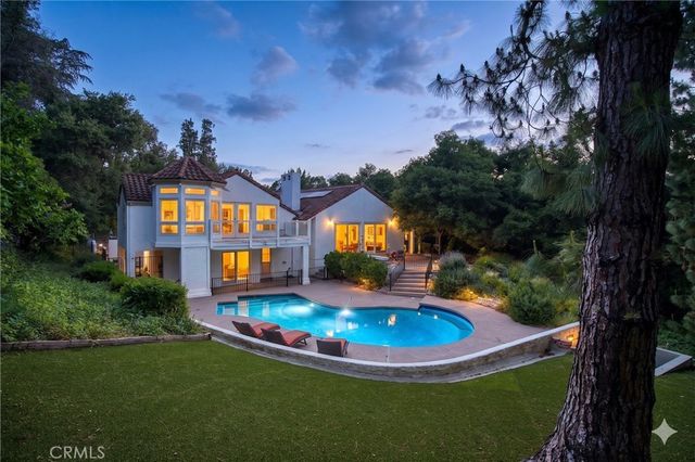 4414 Park Mallorca, Calabasas, CA 91302