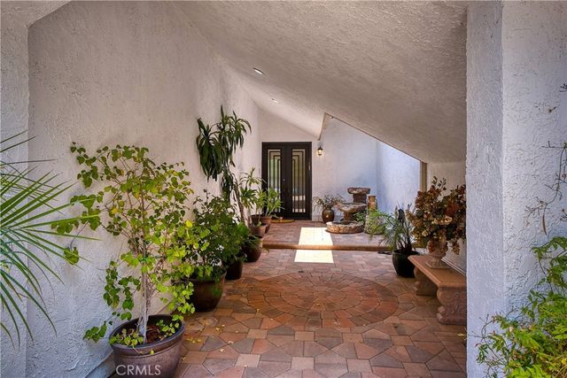 4414 Park Mallorca, Calabasas, CA 91302