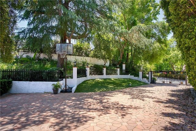 4414 Park Mallorca, Calabasas, CA 91302