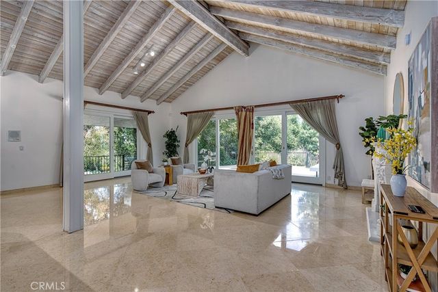 4414 Park Mallorca, Calabasas, CA 91302