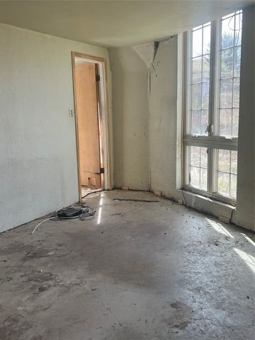 320 Windy Hill Lane, Springtown, TX 76082