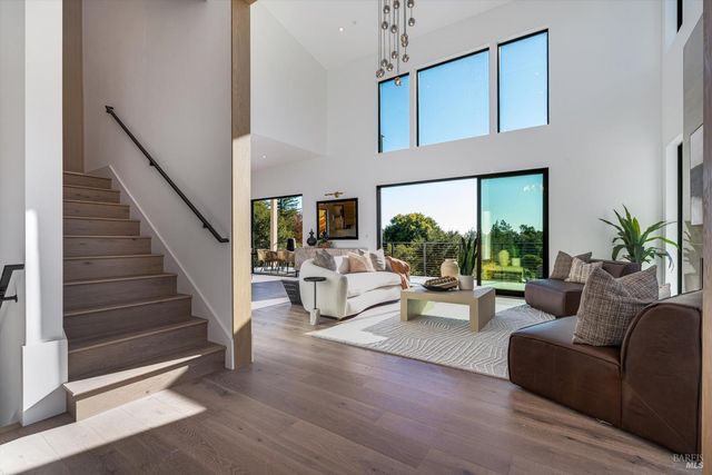 1580 Clear Ridge Dr, Healdsburg, CA 95448