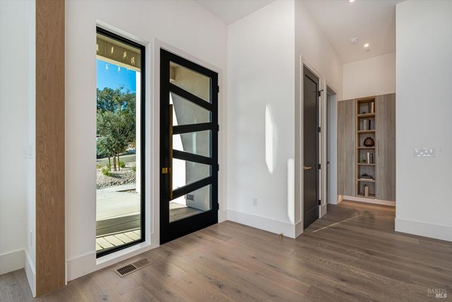 1580 Clear Ridge Dr, Healdsburg, CA 95448