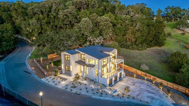 1580 Clear Ridge Dr, Healdsburg, CA 95448