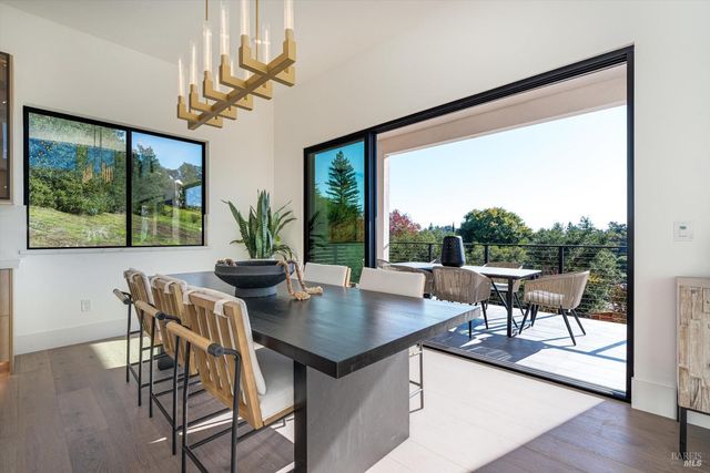 1580 Clear Ridge Dr, Healdsburg, CA 95448