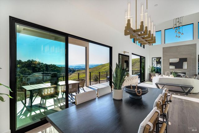 1580 Clear Ridge Dr, Healdsburg, CA 95448