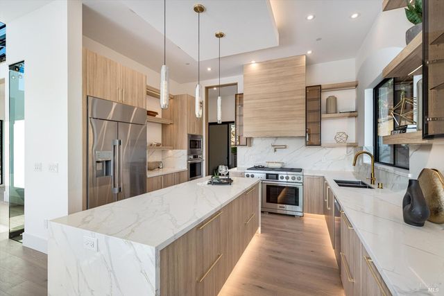 1580 Clear Ridge Dr, Healdsburg, CA 95448