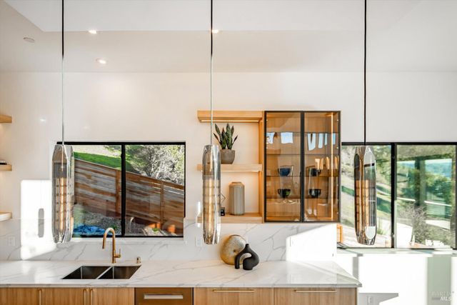 1580 Clear Ridge Dr, Healdsburg, CA 95448