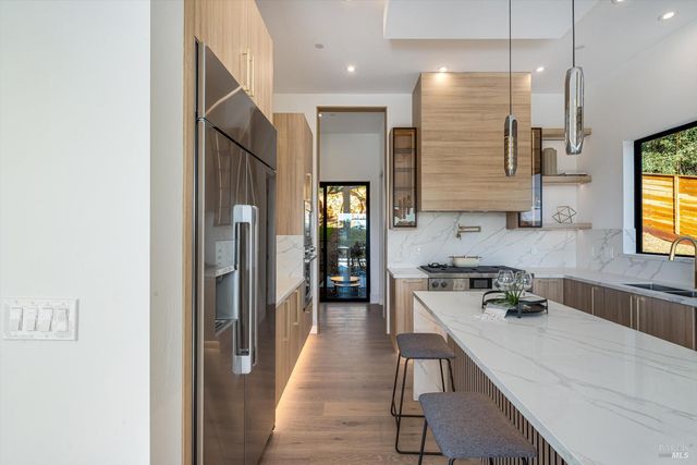 1580 Clear Ridge Dr, Healdsburg, CA 95448