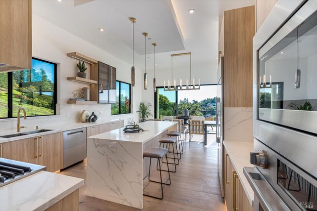 1580 Clear Ridge Dr, Healdsburg, CA 95448