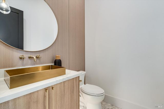 1580 Clear Ridge Dr, Healdsburg, CA 95448