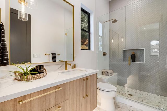 1580 Clear Ridge Dr, Healdsburg, CA 95448