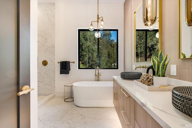 1580 Clear Ridge Dr, Healdsburg, CA 95448