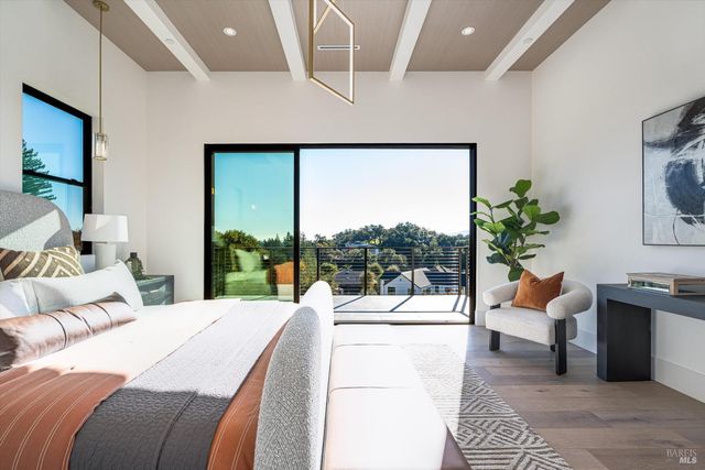 1580 Clear Ridge Dr, Healdsburg, CA 95448