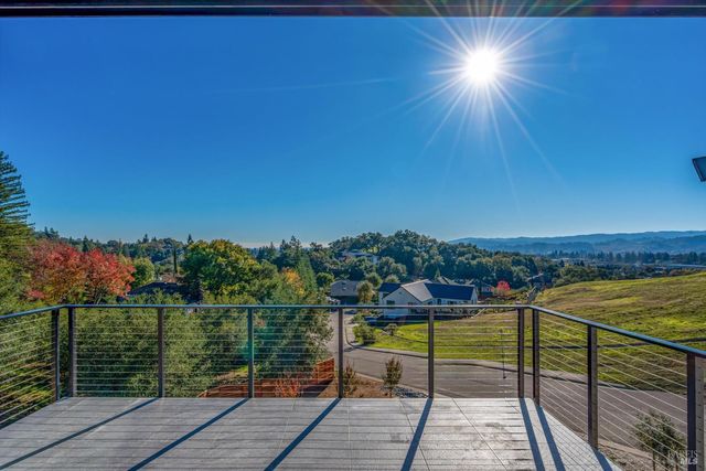 1580 Clear Ridge Dr, Healdsburg, CA 95448