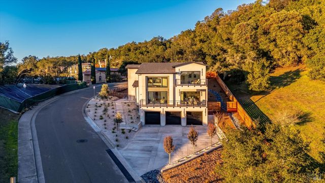 1580 Clear Ridge Dr, Healdsburg, CA 95448