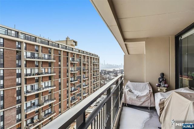 2 Horizon Road 1205, Fort Lee, NJ 07024