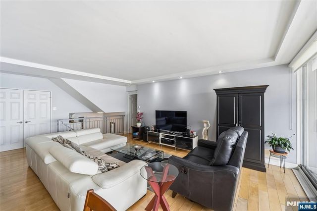 2 Horizon Road 1205, Fort Lee, NJ 07024