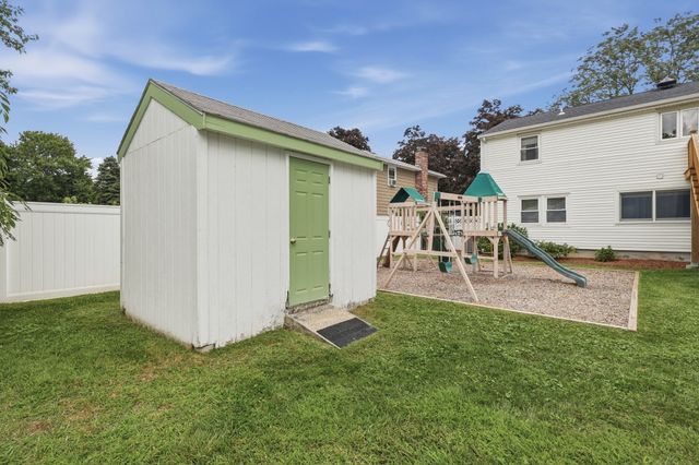 4 Groveland Road, Melrose, MA 02176