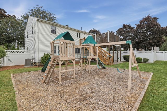 4 Groveland Road, Melrose, MA 02176