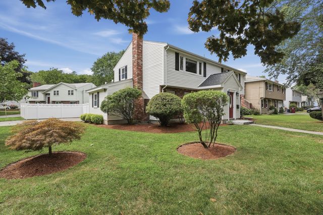 4 Groveland Road, Melrose, MA 02176