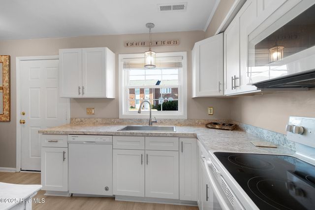 273 Salter Path Road 8 Pine Knoll Townes, Pine Knoll Shores, NC 28512