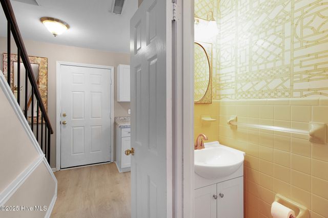 273 Salter Path Road 8 Pine Knoll Townes, Pine Knoll Shores, NC 28512