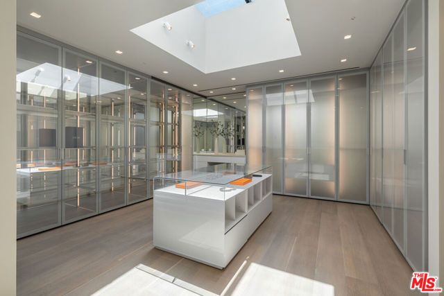 10710 Chalon Road, Los Angeles, CA 90077