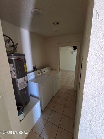 2433 E Cameron Vista, Tucson, AZ 85713