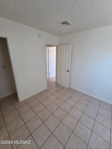 2433 E Cameron Vista, Tucson, AZ 85713