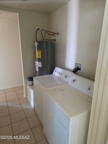 2433 E Cameron Vista, Tucson, AZ 85713