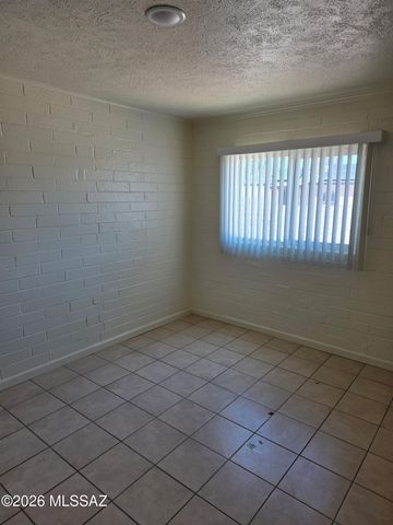 2433 E Cameron Vista, Tucson, AZ 85713