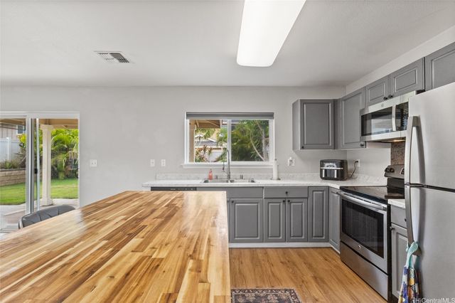87-321 Kowehe Street, Waianae, HI 96792