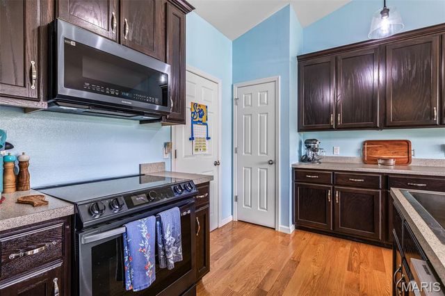 1627 Saint Charles Drive, Hillsboro, MO 63050