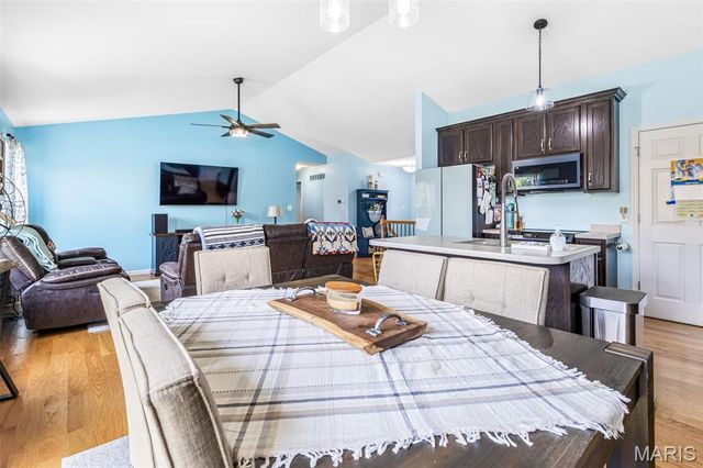 1627 Saint Charles Drive, Hillsboro, MO 63050