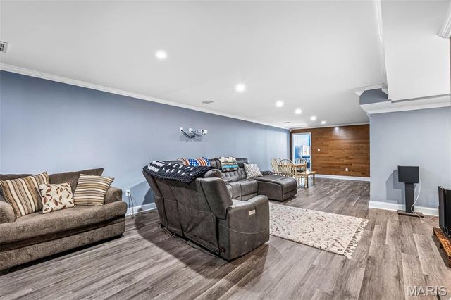 1627 Saint Charles Drive, Hillsboro, MO 63050