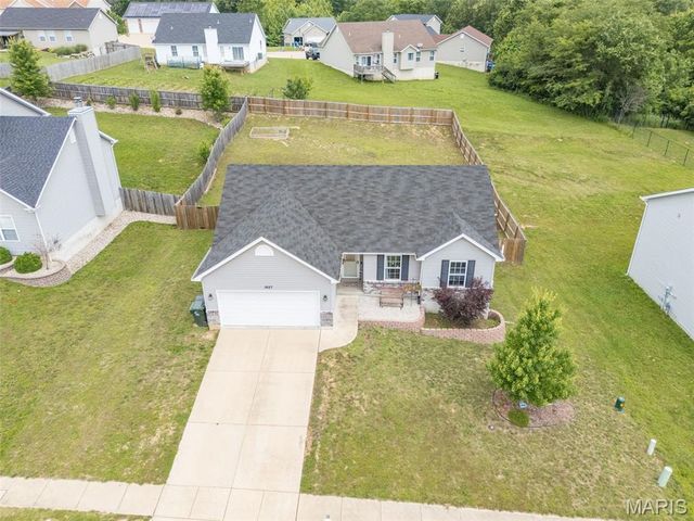 1627 Saint Charles Drive, Hillsboro, MO 63050