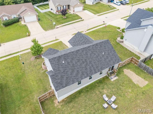 1627 Saint Charles Drive, Hillsboro, MO 63050