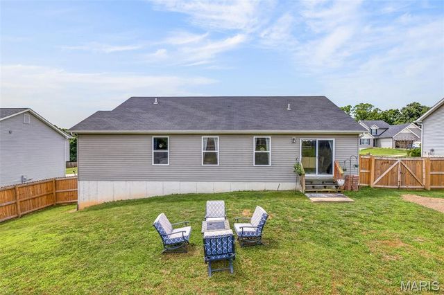 1627 Saint Charles Drive, Hillsboro, MO 63050