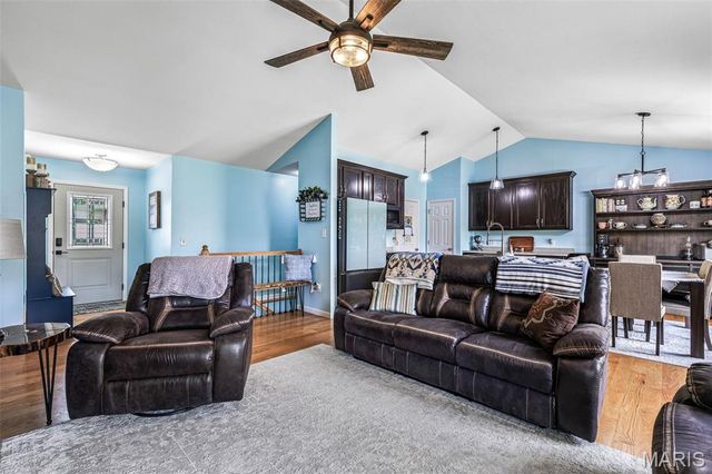 1627 Saint Charles Drive, Hillsboro, MO 63050