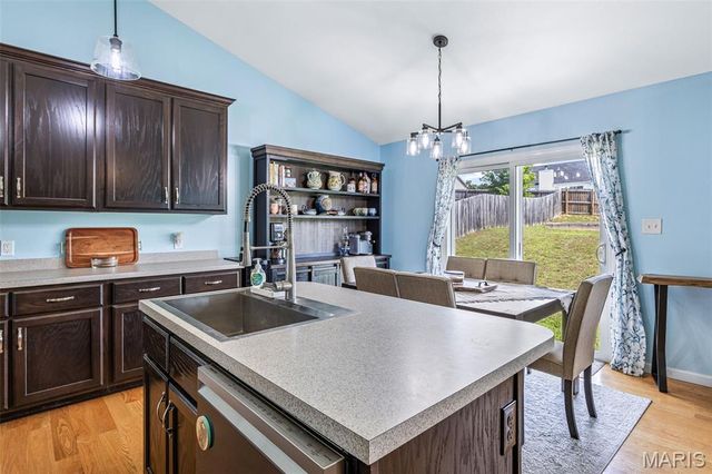 1627 Saint Charles Drive, Hillsboro, MO 63050