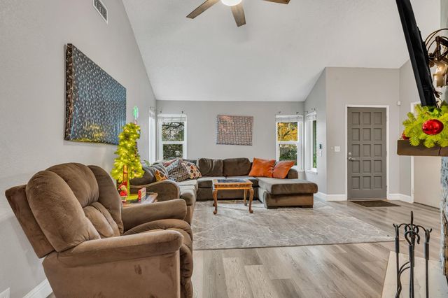 8147 Gandy Dancer Way, Sacramento, CA 95823