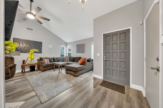 8147 Gandy Dancer Way, Sacramento, CA 95823