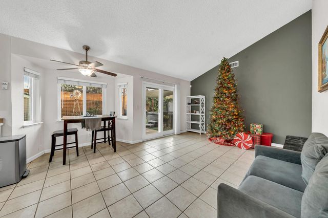 8147 Gandy Dancer Way, Sacramento, CA 95823