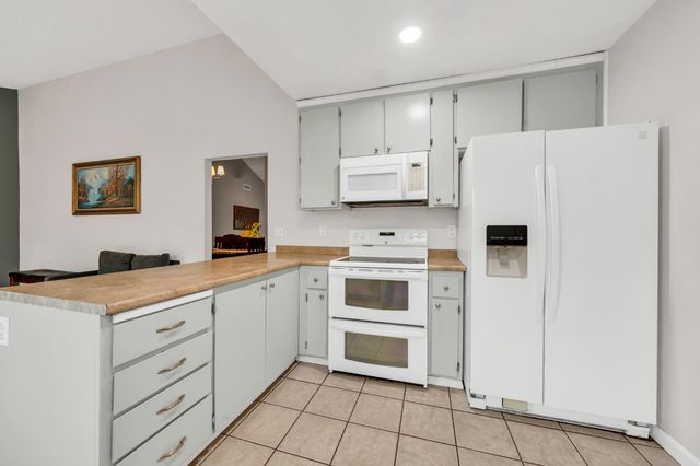 8147 Gandy Dancer Way, Sacramento, CA 95823