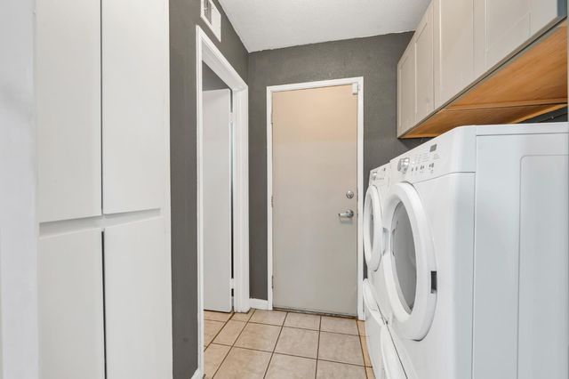 8147 Gandy Dancer Way, Sacramento, CA 95823