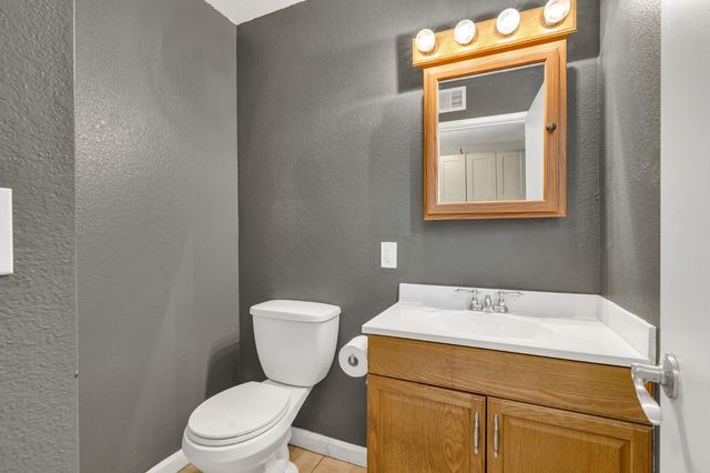 8147 Gandy Dancer Way, Sacramento, CA 95823