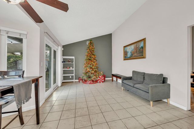 8147 Gandy Dancer Way, Sacramento, CA 95823